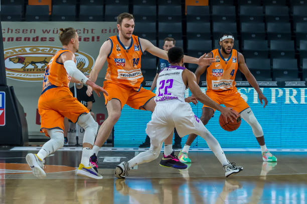 伊萨克在纽 伊萨克在纽