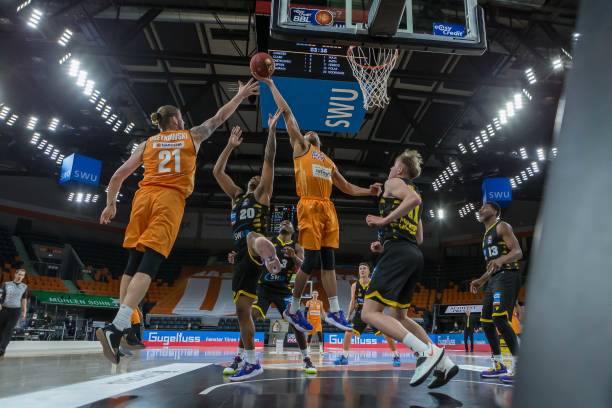 以技战术磨 以技战术磨