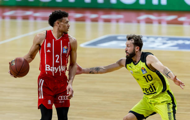 驰骋赛场 驰骋赛场